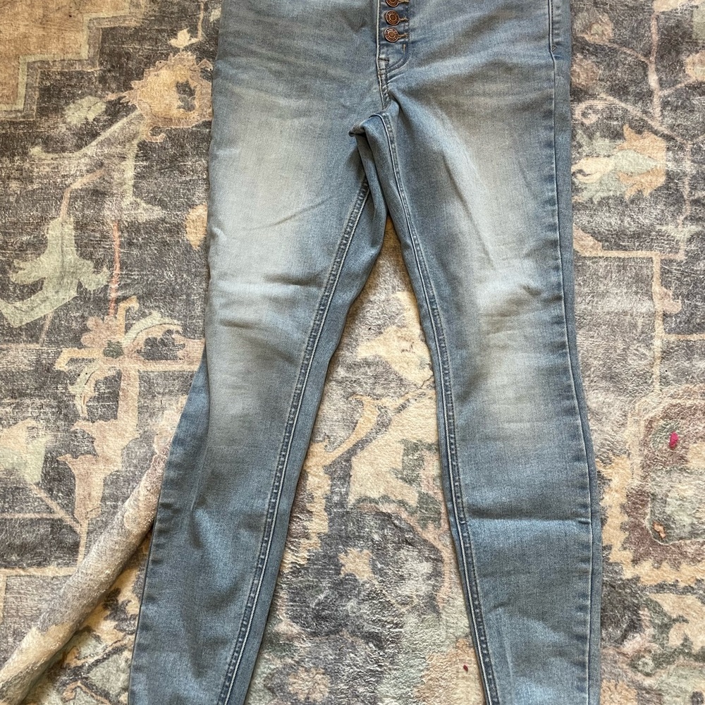 Maurices‎ Women's light blue Skinny Jeans